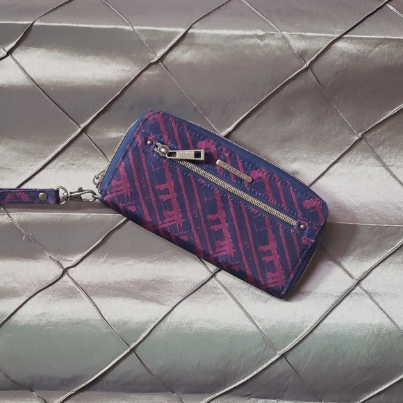 NWOT- Travelon Geometric RFID Blocking Wristlet / Wallet - Picture 3 of 5